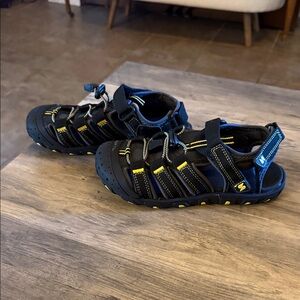 Dream Pairs Black and Blue Kids Water Shoes